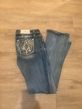 Women’s Miss Me Blue Embroidered bling Pocket Jeans size 30